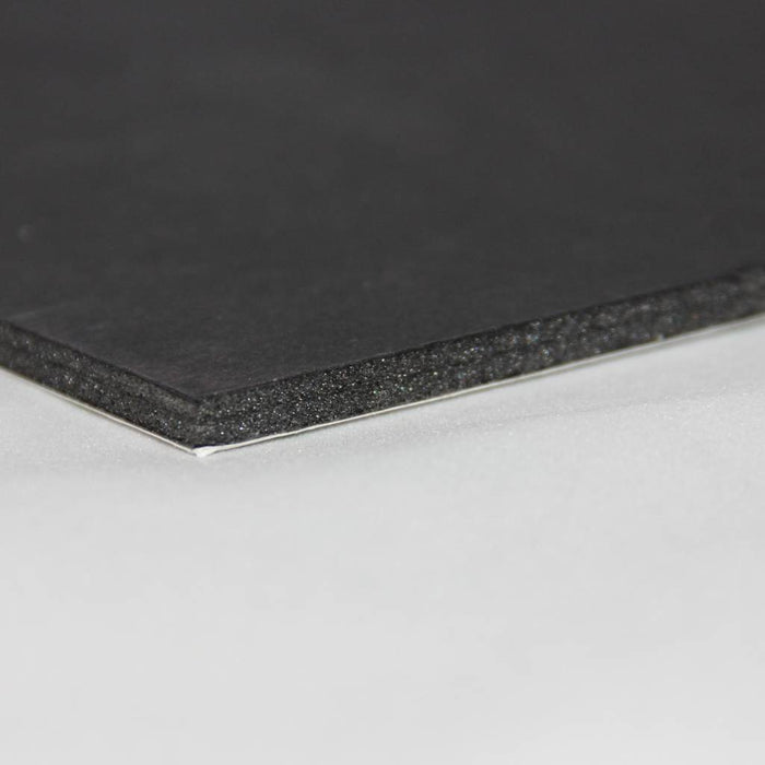 Zelfklevend foamboard 5mm 70x100 zelfklevend/zwart (25 platen)